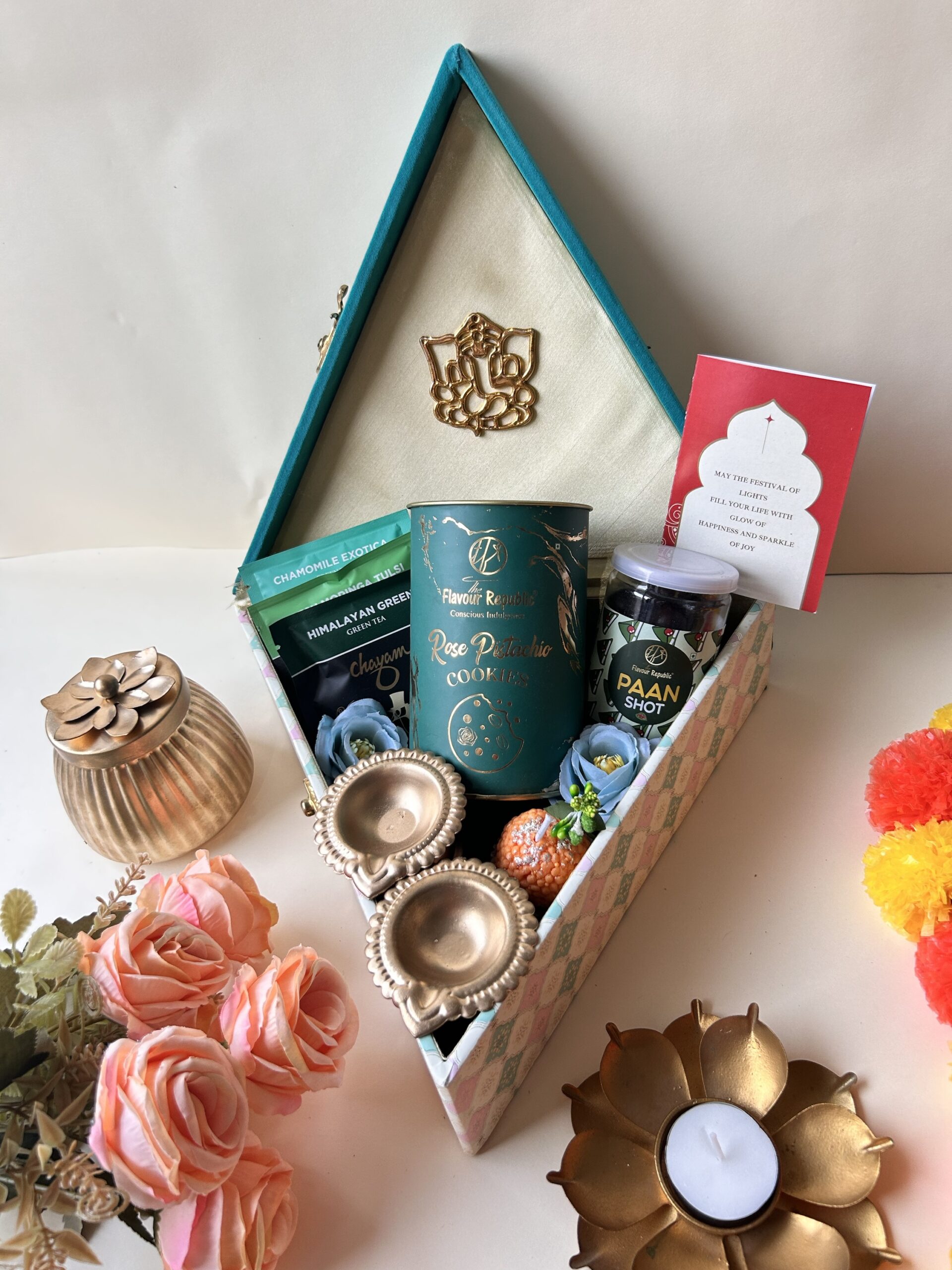 Velvet vista diwali hamper๐